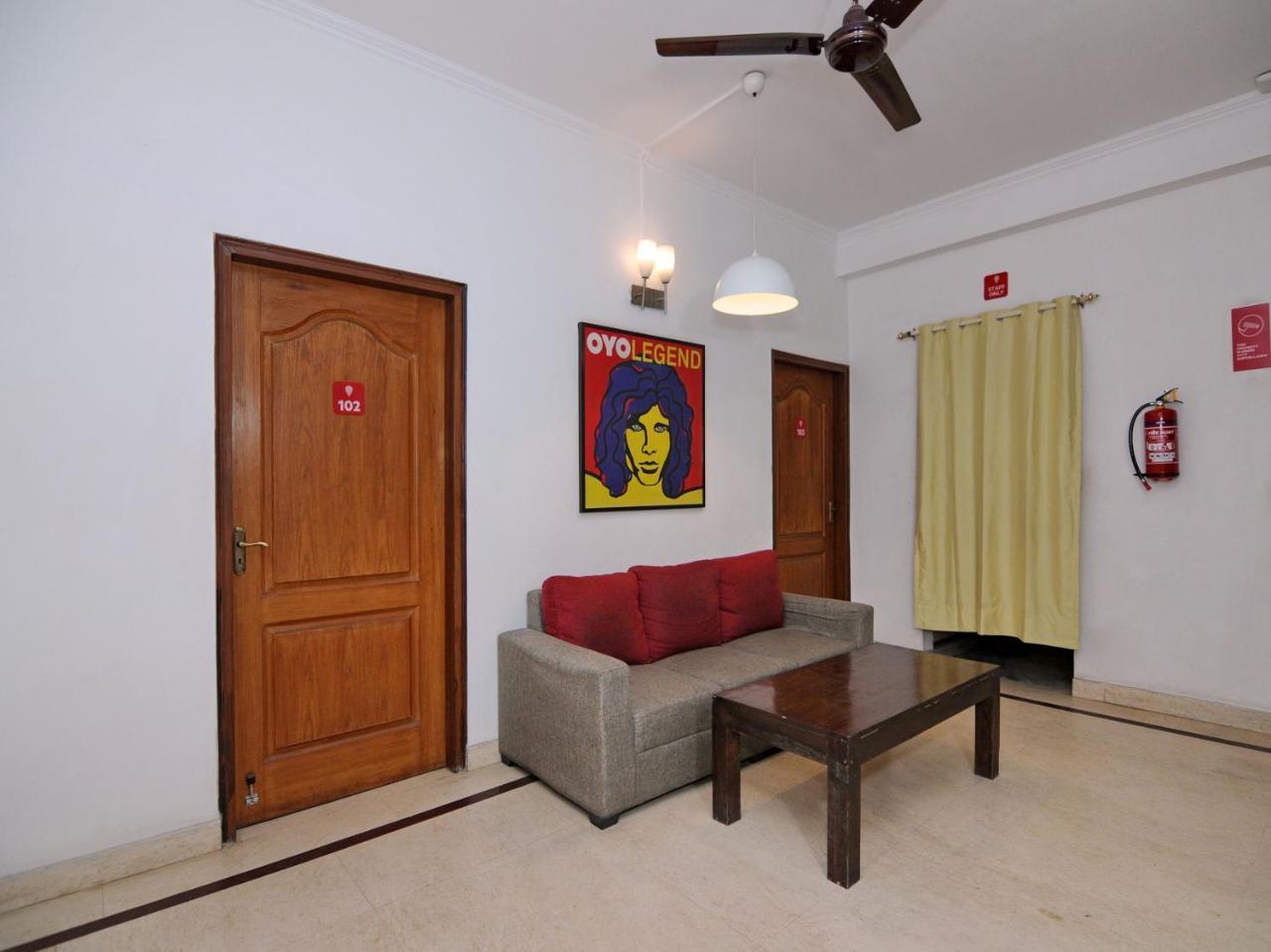 Oyo Flagship 592 Hauz Khas Village New Delhi Exterior photo