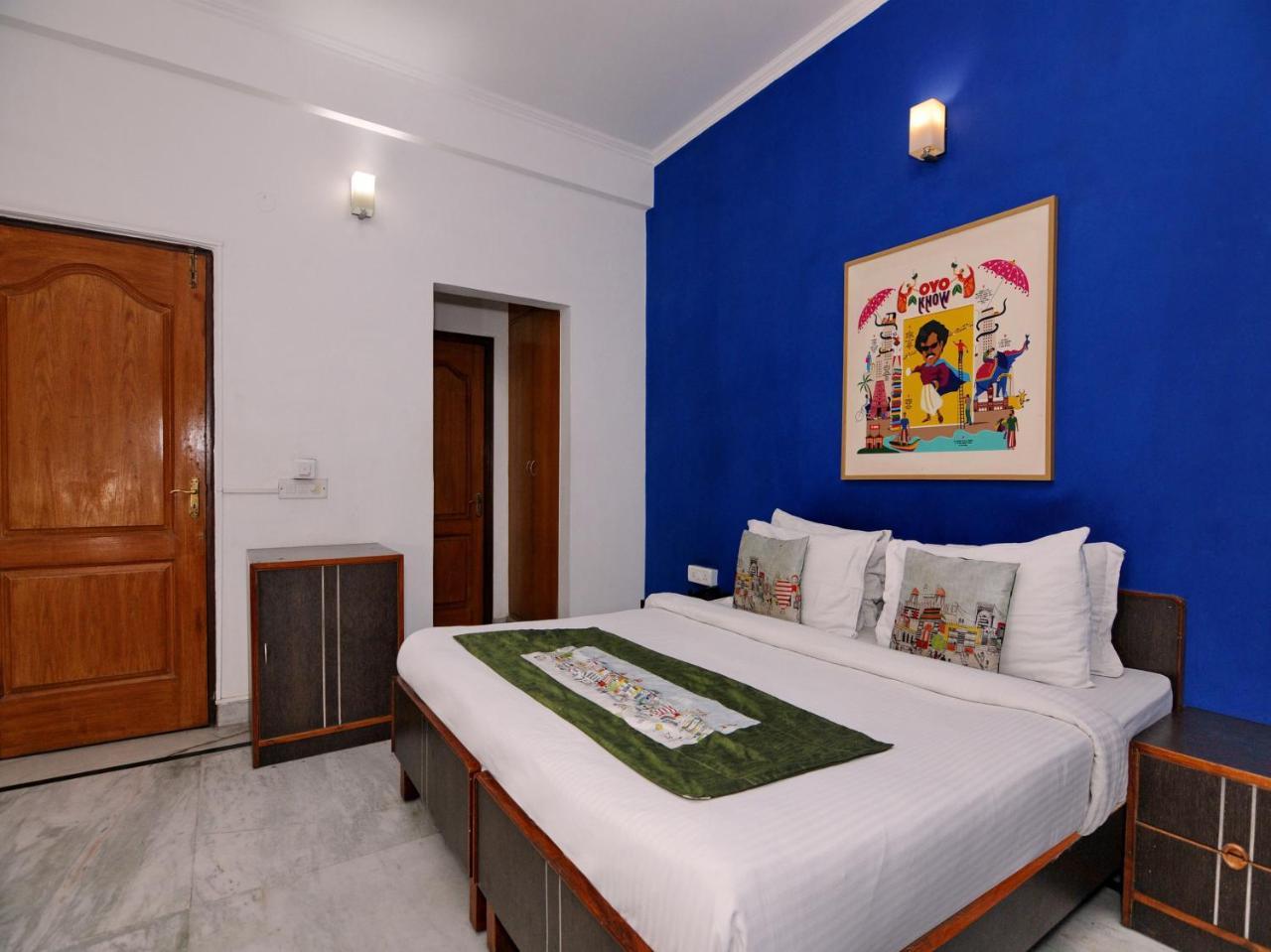 Oyo Flagship 592 Hauz Khas Village New Delhi Exterior photo