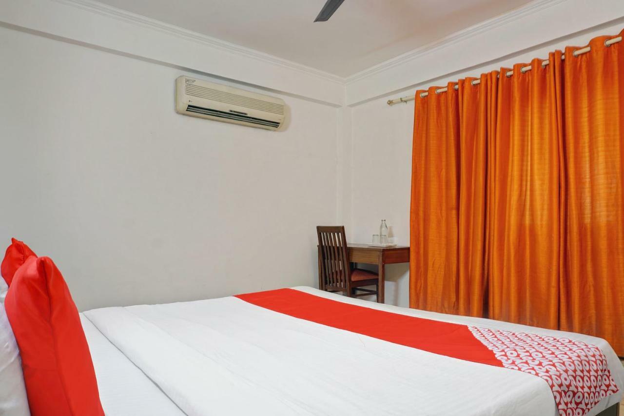 Oyo Flagship 592 Hauz Khas Village New Delhi Exterior photo